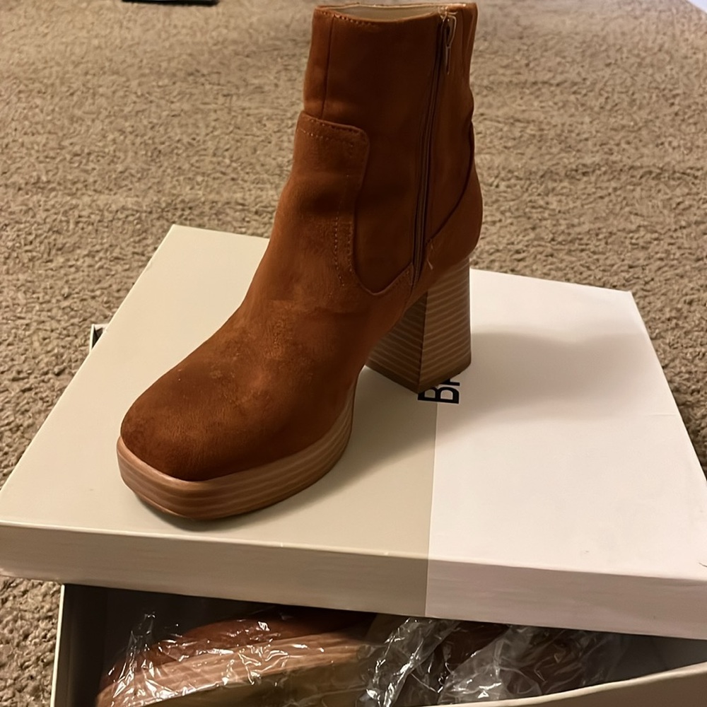 Tan chestnut size 6.5m